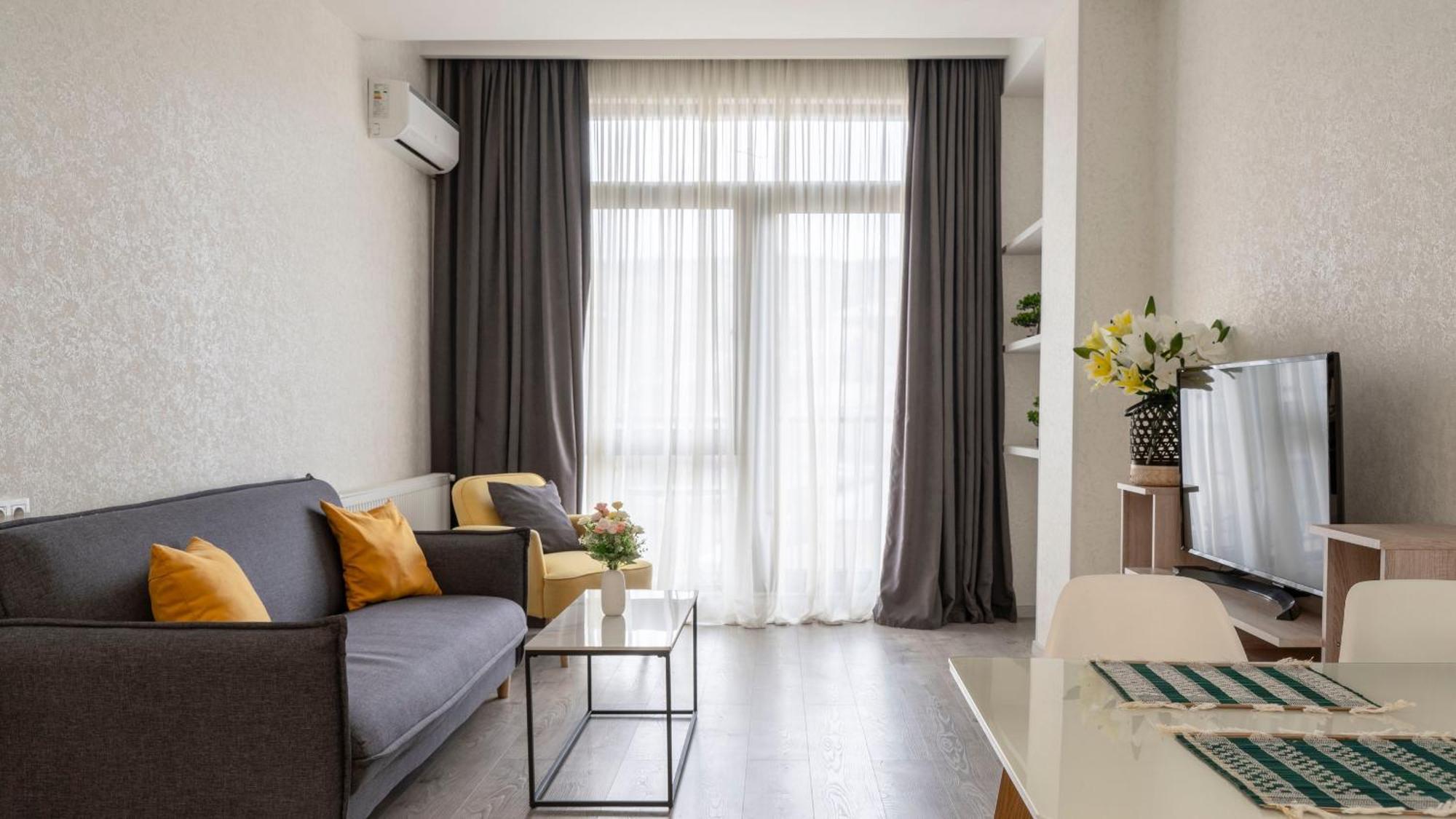 Cozy Apartment In The Heart Of ティビリシ エクステリア 写真
